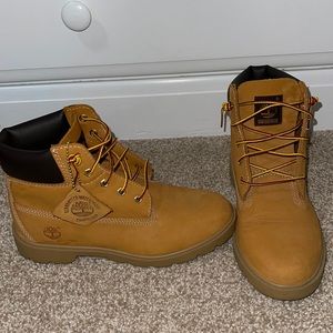 Timberland Boots (kids 5.5/Women’s 6.5)